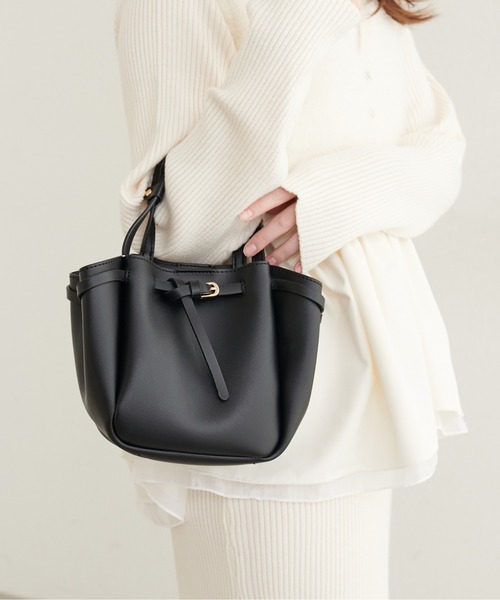 natural couture(ナチュラルクチュール)の「【ZOZO限定】2WAYフェイクレザーバッグ(ショルダーバッグ・レディース・アイボリー/ブラック/ブラウン・FREE)」の8枚目の写真