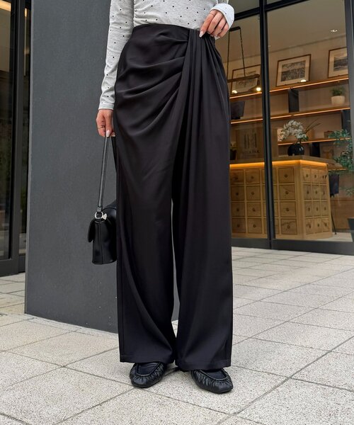 Thevon(ゼボン)の「ドレープタックパンツ(その他パンツ・レディース・チャコールグレー/ブラック・S/M)」の1枚目の写真