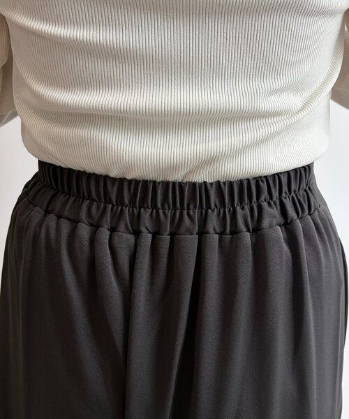 Thevon(ゼボン)の「ドレープタックパンツ(その他パンツ・レディース・チャコールグレー/ブラック・S/M)」の17枚目の写真