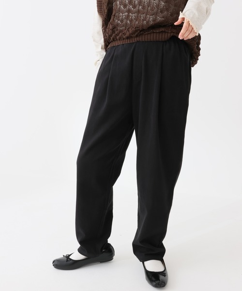 HEART MARKET(ハートマーケット)の「ゆるテーパードパンツ(その他パンツ・レディース・ベージュ/ブラック/ブラウン/チャコール/カーキ・MEDIUM/LARGE)」の2枚目の写真