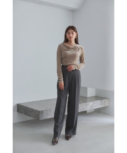 Her lip to(ハーリップトゥー)の「Velour Drape Neck Top(Tシャツ/カットソー・レディース・ベージュ/ブラック・S/M)」の5枚目の写真