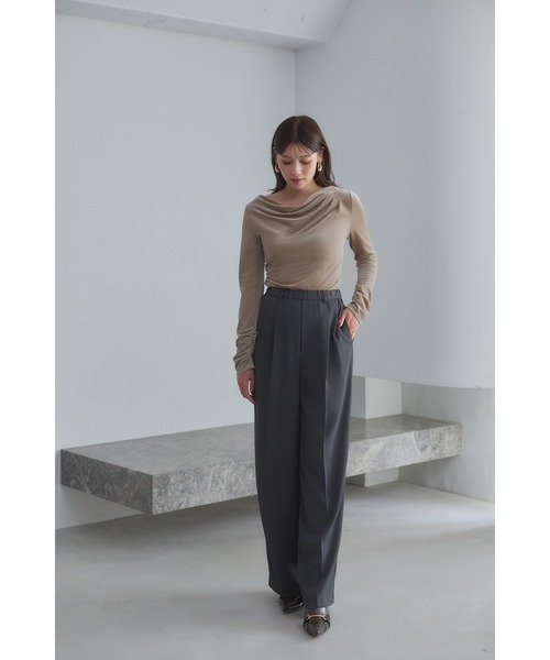 Her lip to(ハーリップトゥー)の「Velour Drape Neck Top(Tシャツ/カットソー・レディース・ベージュ/ブラック・S/M)」の6枚目の写真