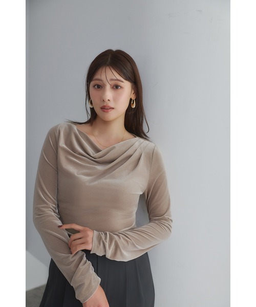 Her lip to(ハーリップトゥー)の「Velour Drape Neck Top(Tシャツ/カットソー・レディース・ベージュ/ブラック・S/M)」の8枚目の写真