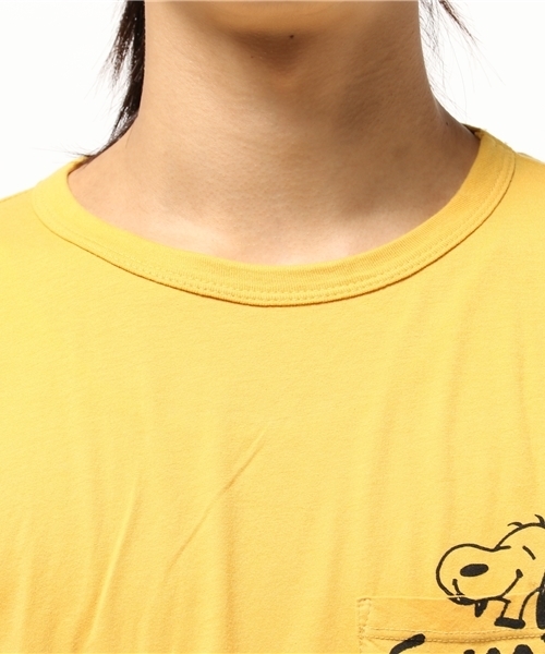 JUNK FOOD(ジャンクフード)の「SNOOPY WAS HERE/スヌーピーポケットTシャツ(Tシャツ/カットソー・メンズ・マスタード・X-SMALL/MEDIUM/SMALL/LARGE)」の4枚目の写真