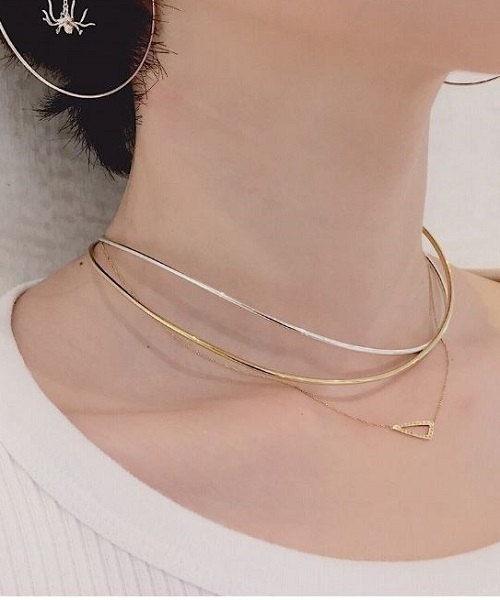 e.m.（イーエム）の「プレーンゴールドチョーカー（チョーカー）」 - WEAR 