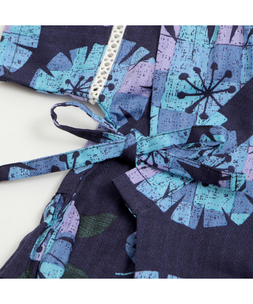 apres les cours（アプレレクール）の「女の子タイル花柄甚平ロンパス（浴衣・キッズ・ネイビー/オフホワイト・70/80）」の7枚目の写真