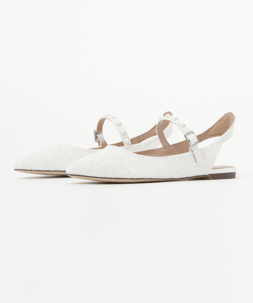 CHARLES & KEITH(チャールズ & キース)の「スタッズディテールメリージェーン / STUD-DETAIL MARY JANES(サンダル・レディース・ブラック/ホワイト/レッド・23.5cm/24.5cm/23cm/24cm/22.5cm)」の1枚目の写真