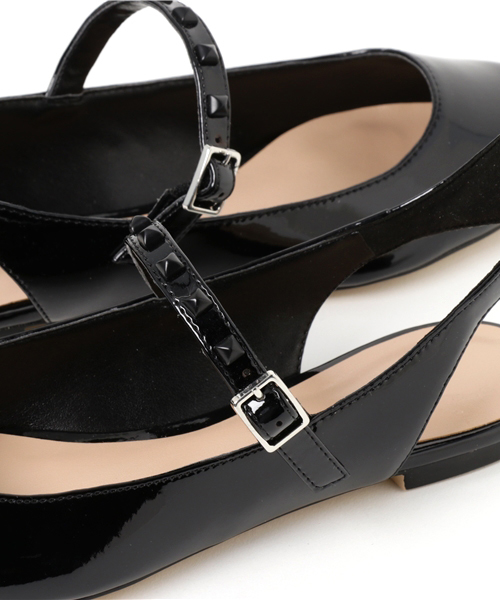 CHARLES & KEITH(チャールズ & キース)の「スタッズディテールメリージェーン / STUD-DETAIL MARY JANES(サンダル・レディース・ブラック/ホワイト/レッド・23.5cm/24.5cm/23cm/24cm/22.5cm)」の5枚目の写真