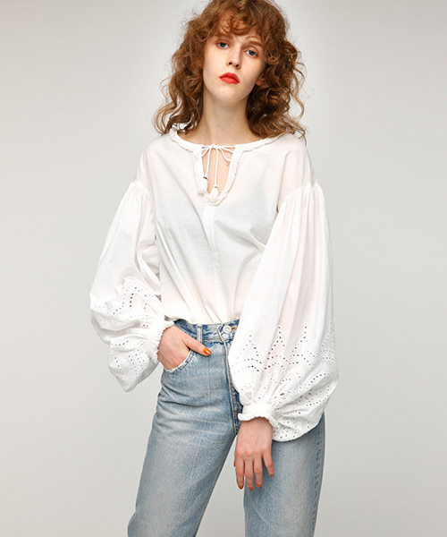 MOUSSY（マウジー）の「LACE SLEEVE BLOUSE（Tシャツ/カットソー・レディース・ホワイト/ブラック/オレンジ系その他・FREE）」の2枚目の写真