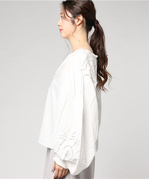 店内商品がすべてレジにて半額！！ MOUSSY（マウジー）の「LACE SLEEVE BLOUSE（Tシャツ/カットソー トップス