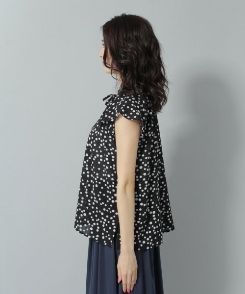 Andemiu（アンデミュウ）の「ドットギャザーブラウス769088（シャツ/ブラウス・レディース・ブラック/マスタード・FREE）」の6枚目の写真