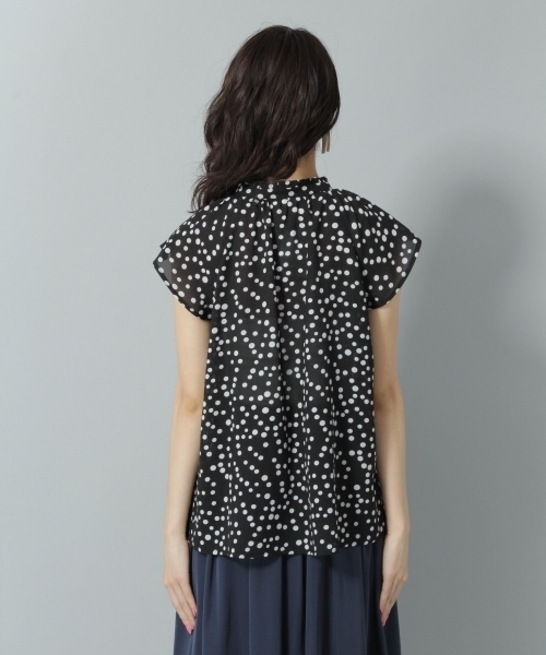 Andemiu（アンデミュウ）の「ドットギャザーブラウス769088（シャツ/ブラウス・レディース・ブラック/マスタード・FREE）」の7枚目の写真