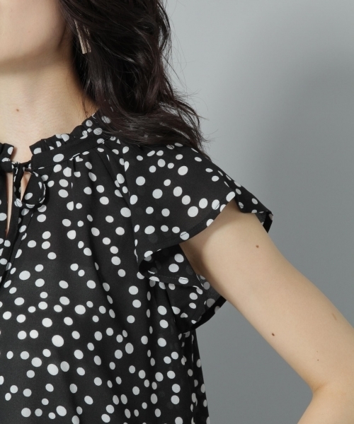 Andemiu（アンデミュウ）の「ドットギャザーブラウス769088（シャツ/ブラウス・レディース・ブラック/マスタード・FREE）」の9枚目の写真