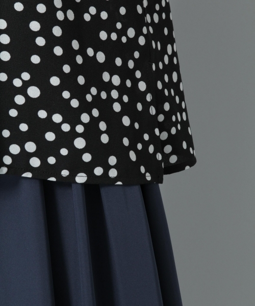 Andemiu（アンデミュウ）の「ドットギャザーブラウス769088（シャツ/ブラウス・レディース・ブラック/マスタード・FREE）」の10枚目の写真