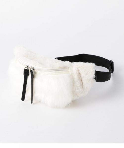 Casselini（キャセリーニ）の「CASSELINI フェイクファーウェストバック＜キャセリーニ＞（ショルダーバッグ・レディース・オフホワイト・FREE）」の2枚目の写真