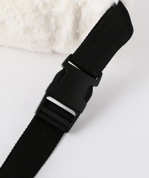 Casselini（キャセリーニ）の「CASSELINI フェイクファーウェストバック＜キャセリーニ＞（ショルダーバッグ・レディース・オフホワイト・FREE）」の4枚目の写真