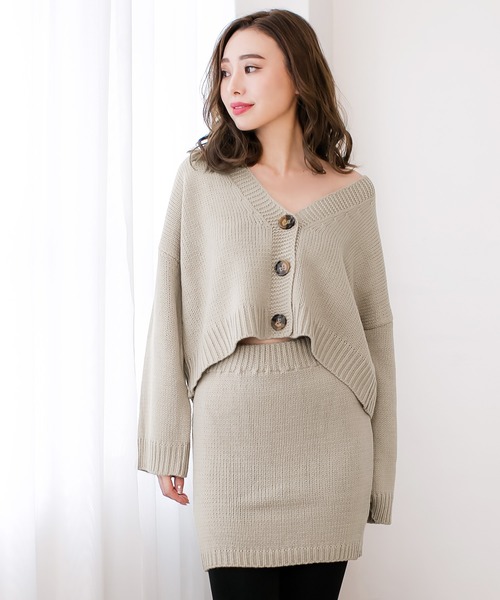 Julia Boutique（ジュリアブティック）の「2点セット・ゆるカーディガンローゲージニットスカートセットアップ/510205（ニット/セーター・レディース・ブラック/グレー/マスタード/ベージュ/ボルドー/モカ/グレー系その他/ブラック系その他2/ブルー系その他2/ベージュ系その他/ブルー系その他/グレー系その他2/イエロー系その他/イエロー系その他2/ブラウン系その他2/ベージュ系その他2/レッド系その他/レッド系その他2/ブラウン系その他/ブラック系その他/パープル系その他2/ピンク系その他2/パープル系その他/ピンク系その他・ONE）」の5枚目の写真