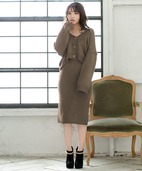 Julia Boutique（ジュリアブティック）の「2点セット・ゆるカーディガンローゲージニットスカートセットアップ/510205（ニット/セーター・レディース・ブラック/グレー/マスタード/ベージュ/ボルドー/モカ/グレー系その他/ブラック系その他2/ブルー系その他2/ベージュ系その他/ブルー系その他/グレー系その他2/イエロー系その他/イエロー系その他2/ブラウン系その他2/ベージュ系その他2/レッド系その他/レッド系その他2/ブラウン系その他/ブラック系その他/パープル系その他2/ピンク系その他2/パープル系その他/ピンク系その他・ONE）」の10枚目の写真