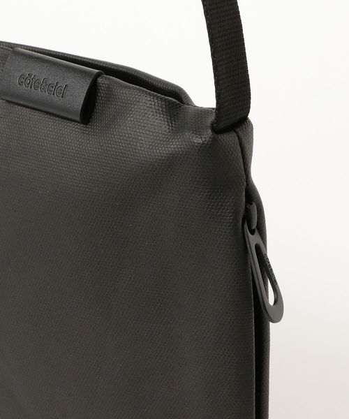 Cote&Ciel(コートエシエル)の「Cote&Ciel / ミニショルダー バッグ(ショルダーバッグ・メンズ・ブラック・ONE SIZE)」の7枚目の写真