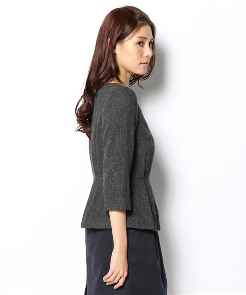 Soareak（ソアリーク）の「ノーカラーウールぺプラムプルオーバー（シャツ/ブラウス・レディース・ベージュ/グレー・SMALL/MEDIUM）」の4枚目の写真