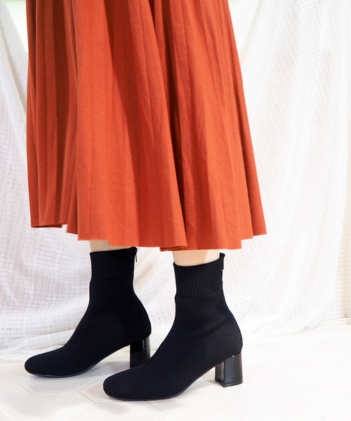 byあしながおじさん（バイアシナガオジサン）の「〈ｂｙあしながおじさん〉ソックスブーツ（ブーツ・レディース・ブラック/ネイビー/ライトブラウン/ブラック系その他・22.5cm/23.5cm/24.5cm/23.0cm/24.0cm）」の2枚目の写真