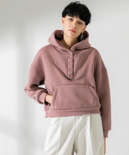 UNITED TOKYO（ユナイテッドトウキョウ）の「アトムラージプルパーカー（パーカー・レディース・ブラック/ベージュ/アイボリー/ワインレッド/ピンク・1）」の5枚目の写真