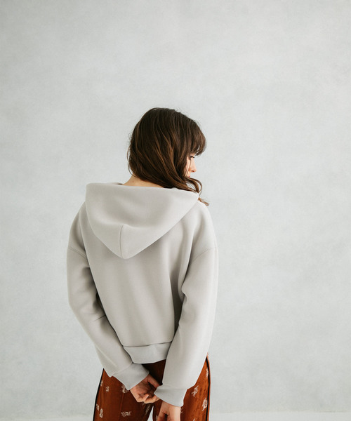 UNITED TOKYO（ユナイテッドトウキョウ）の「アトムラージプルパーカー（パーカー・レディース・ブラック/ベージュ/アイボリー/ワインレッド/ピンク・1）」の7枚目の写真