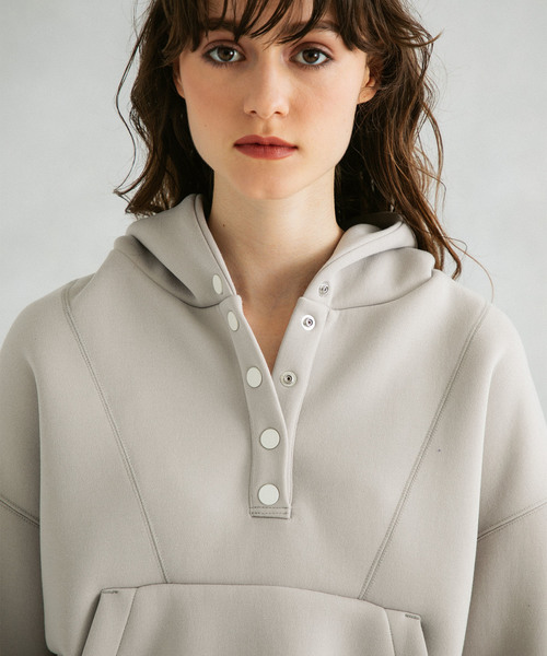 UNITED TOKYO（ユナイテッドトウキョウ）の「アトムラージプルパーカー（パーカー・レディース・ブラック/ベージュ/アイボリー/ワインレッド/ピンク・1）」の6枚目の写真