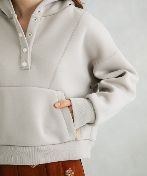 UNITED TOKYO（ユナイテッドトウキョウ）の「アトムラージプルパーカー（パーカー・レディース・ブラック/ベージュ/アイボリー/ワインレッド/ピンク・1）」の16枚目の写真