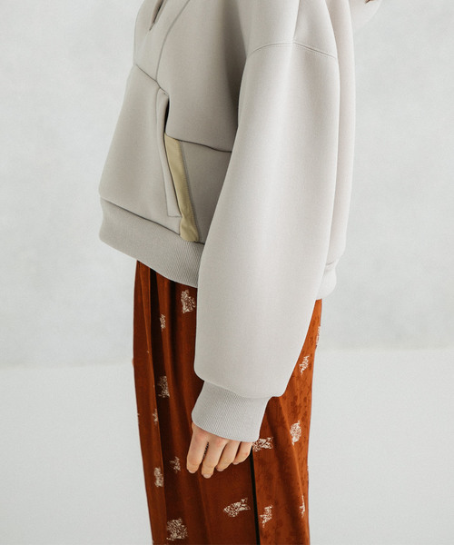 UNITED TOKYO（ユナイテッドトウキョウ）の「アトムラージプルパーカー（パーカー・レディース・ブラック/ベージュ/アイボリー/ワインレッド/ピンク・1）」の13枚目の写真