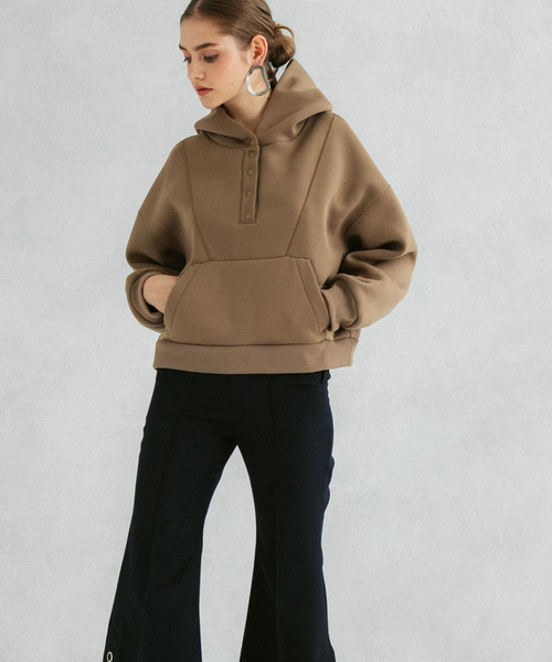 UNITED TOKYO（ユナイテッドトウキョウ）の「アトムラージプルパーカー（パーカー・レディース・ブラック/ベージュ/アイボリー/ワインレッド/ピンク・1）」の21枚目の写真