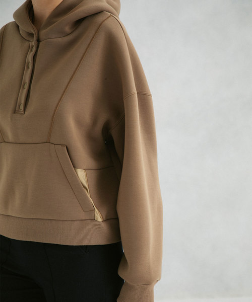 UNITED TOKYO（ユナイテッドトウキョウ）の「アトムラージプルパーカー（パーカー・レディース・ブラック/ベージュ/アイボリー/ワインレッド/ピンク・1）」の19枚目の写真