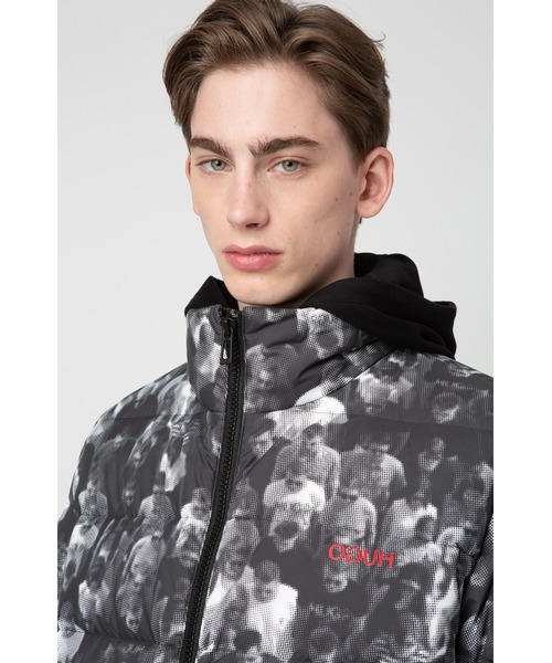 HUGO（ヒューゴ）の「リラックスフィット ダウンジャケット ウィズクラウドシーン（ダウンジャケット/コート・メンズ・グレー系その他・S/M/L/XS）」の7枚目の写真