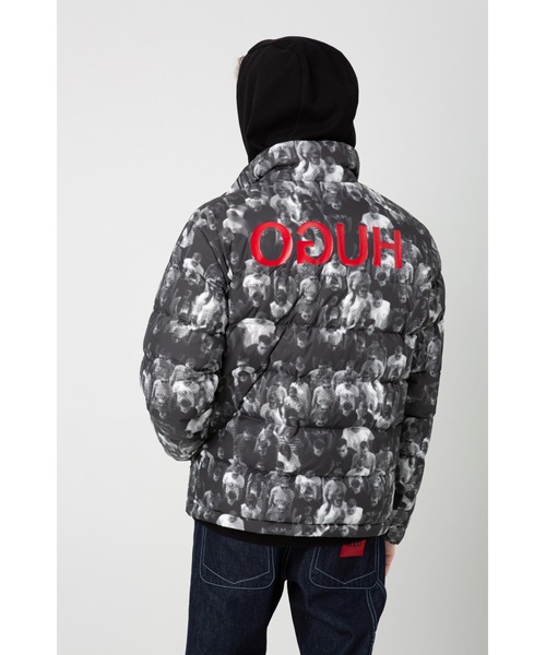 HUGO（ヒューゴ）の「リラックスフィット ダウンジャケット ウィズクラウドシーン（ダウンジャケット/コート・メンズ・グレー系その他・S/M/L/XS）」の9枚目の写真