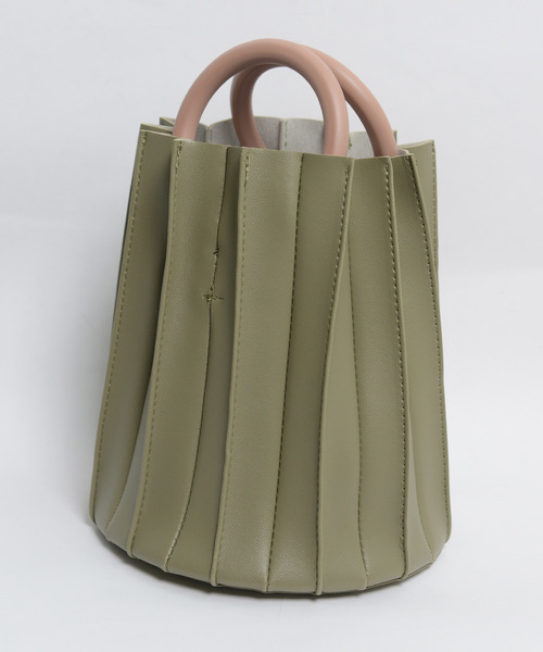 shopnikoniko（ショップニコニコ）の「ウッドハンドルプリーツバッグ（ショルダーバッグ・レディース・ブラウン/グリーン/ベージュ/ブラック・フリー）」の13枚目の写真