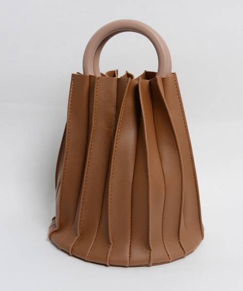 shopnikoniko（ショップニコニコ）の「ウッドハンドルプリーツバッグ（ショルダーバッグ・レディース・ブラウン/グリーン/ベージュ/ブラック・フリー）」の19枚目の写真