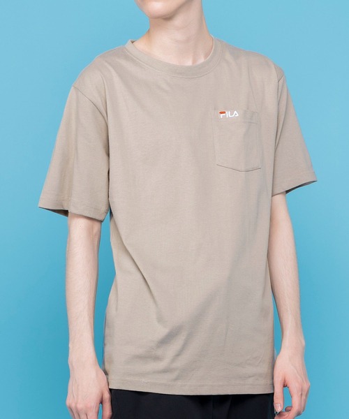 FILA(フィラ)の「【FILA/フィラ】ポケット付き ワンポイント刺繍 半袖Tシャツ/デカロゴプリント半袖Tシャツ(Tシャツ/カットソー・メンズ・ベージュ/ネイビー/ブラック/ホワイト/ベージュ系その他/グレー/ブルー系その他/ホワイト系その他/グレー系その他/ブラック系その他/レッド/グレー系その他3/ブルー系その他2/ホワイト系その他2/ブラック系その他2/グレー系その他2/ブルー系その他3/グリーン系その他2/ホワイト系その他3/グレー系/グリーン系その他/カーキ/ブルーグレー/サックスブルー系1/サックスブルー系2/ベージュ系その他2/ブルー系その他4/ブルー系/ベージュ系・LL/M/L/3L/4L)」の17枚目の写真