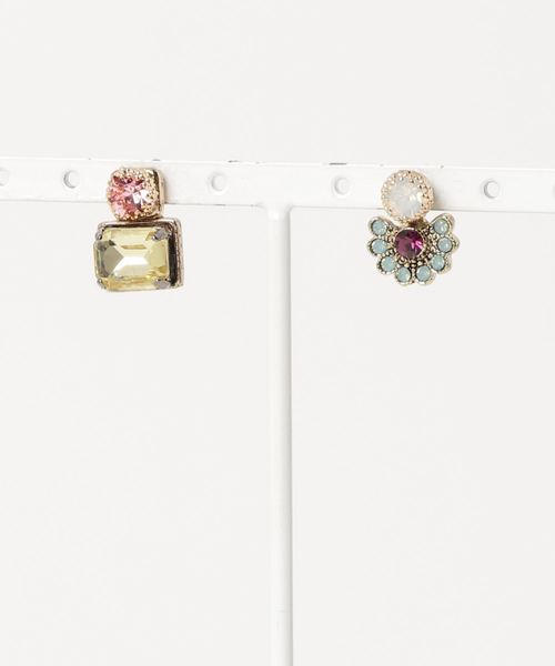 Shirmie(シェルミー)の「【Shirmie】アシンメントリーデザインチェコビーズピアス(ピアス(両耳用)・レディース・ブルー/サックスブルー/グリーン/ライトグリーン/イエロー・FREE)」の2枚目の写真
