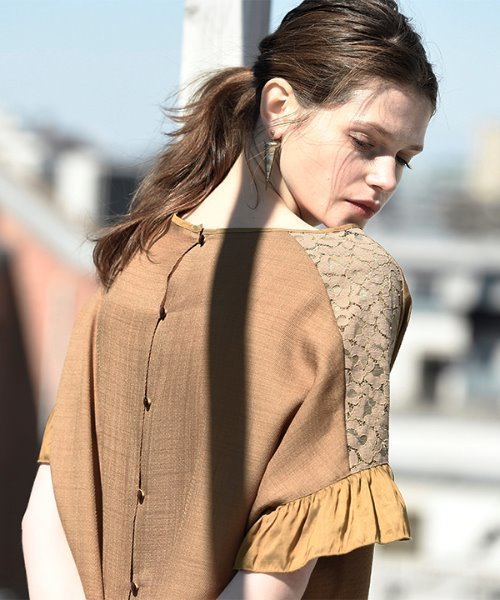 RAW FUDGE（ローファッジ）の「レース切り替えボリュームブラウス（シャツ/ブラウス・レディース・ネイビー/オフホワイト/キャメル・M）」の12枚目の写真