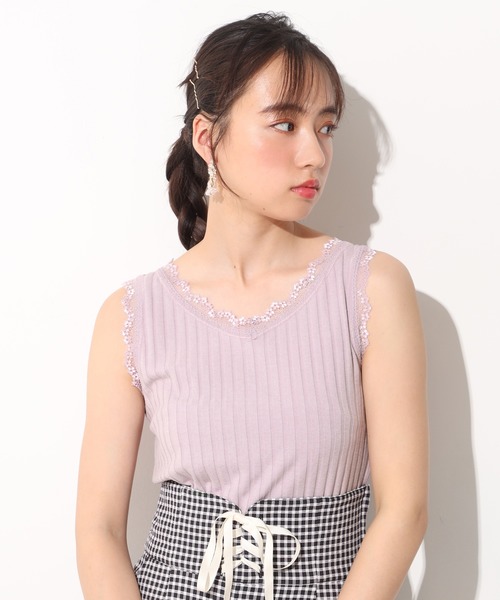 one after another NICE CLAUP(ワンアフターアナザーナイスクラップ)の「フラワーレースタンク(タンクトップ・レディース・ブラック/オフホワイト/パープル/ベージュ・FREE)」の4枚目の写真