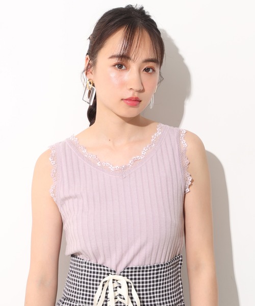 one after another NICE CLAUP(ワンアフターアナザーナイスクラップ)の「フラワーレースタンク(タンクトップ・レディース・ブラック/オフホワイト/パープル/ベージュ・FREE)」の8枚目の写真