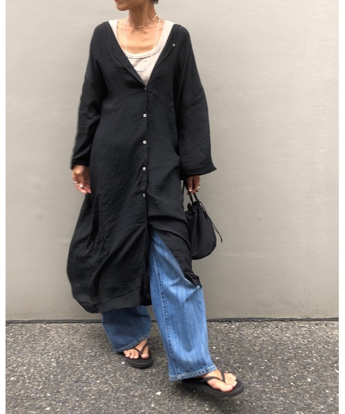 ulu（ウル）の「3way slavsheer back ribbon dress（ワンピース・レディース・ベージュ/ブラック・FREE）」の4枚目の写真