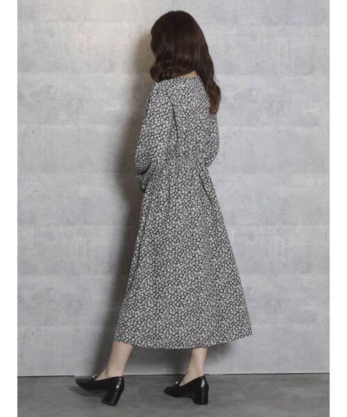 dazzlin（ダズリン）の「小花柄ワンピース【WEB限定アイテム】（ワンピース・レディース・ブラック/モカ・FREE）」の6枚目の写真