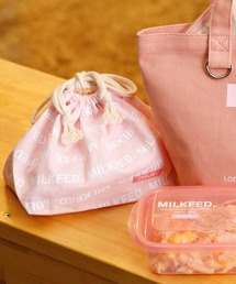 MILKFED.（ミルクフェド）の「LIFE STYLE｜LOGO PATTERN DRAWSTRING LUNCH POUCH LtPINK（お弁当箱）」