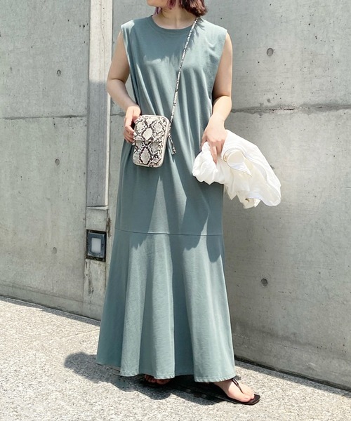 DouDou(ドゥドゥ)の「肩タック切替ワンピース(ワンピース・レディース・ブラック/グリーン/アイボリー・FREE)」の3枚目の写真