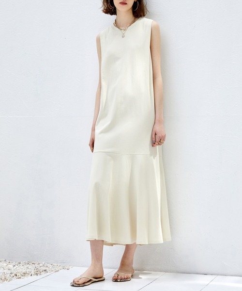 DouDou(ドゥドゥ)の「肩タック切替ワンピース(ワンピース・レディース・ブラック/グリーン/アイボリー・FREE)」の1枚目の写真