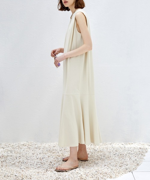 DouDou(ドゥドゥ)の「肩タック切替ワンピース(ワンピース・レディース・ブラック/グリーン/アイボリー・FREE)」の17枚目の写真