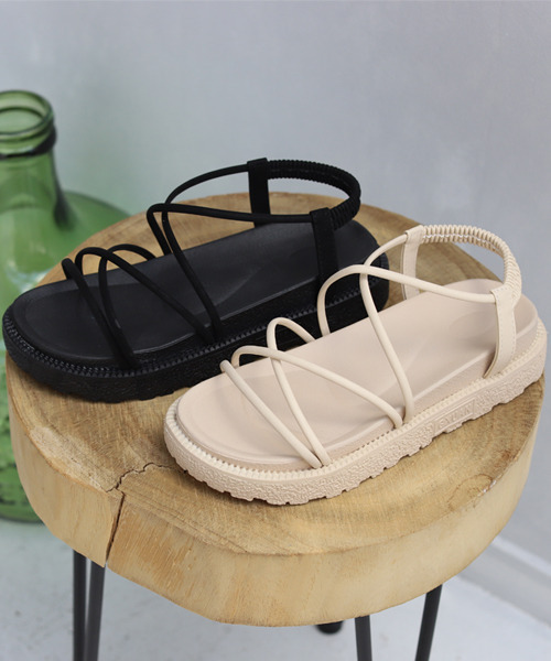 REAL CUBE（リアルキューブ）の「レースアッププラットフォームサンダル（サンダル・レディース・ブラック/オフホワイト・M/L）」の4枚目の写真