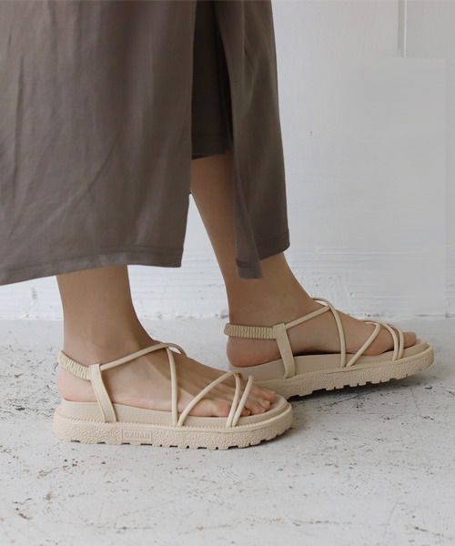 REAL CUBE（リアルキューブ）の「レースアッププラットフォームサンダル（サンダル・レディース・ブラック/オフホワイト・M/L）」の6枚目の写真