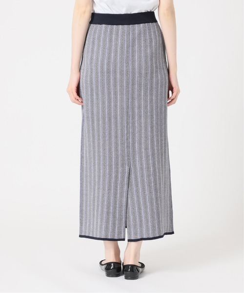 IENA（イエナ）の「ヘリンボンジャガードニットスカート◆（スカート・レディース・ブラウン/ブルー・36/38）」の14枚目の写真